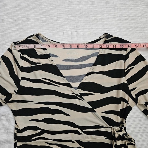 Womens Zebra Print Surplice Side Tie Blouse Tan Black Size Large Stretch - Picture 6 of 9